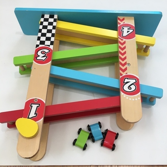 Toys "R" US Ramp Racer with cars & durable colorful wood toy set - Picture 10 of 12